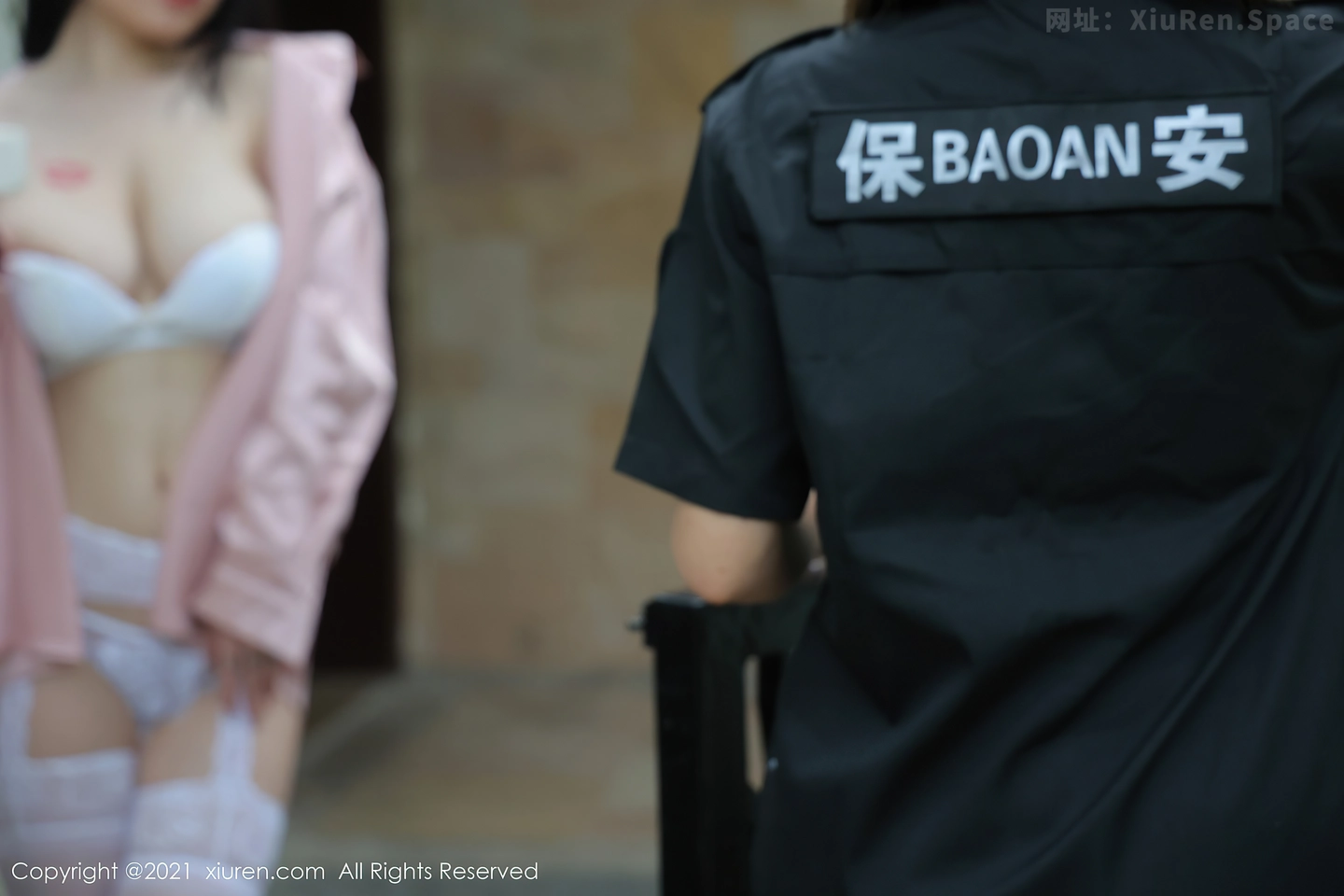 图片[5]-[Xiuren秀人网] 2021.08.13 VOL.3796 情景演绎美七Mi;萌汉药模特合集性感女保安与女秘书制服诱惑写真-秀人网官方网站